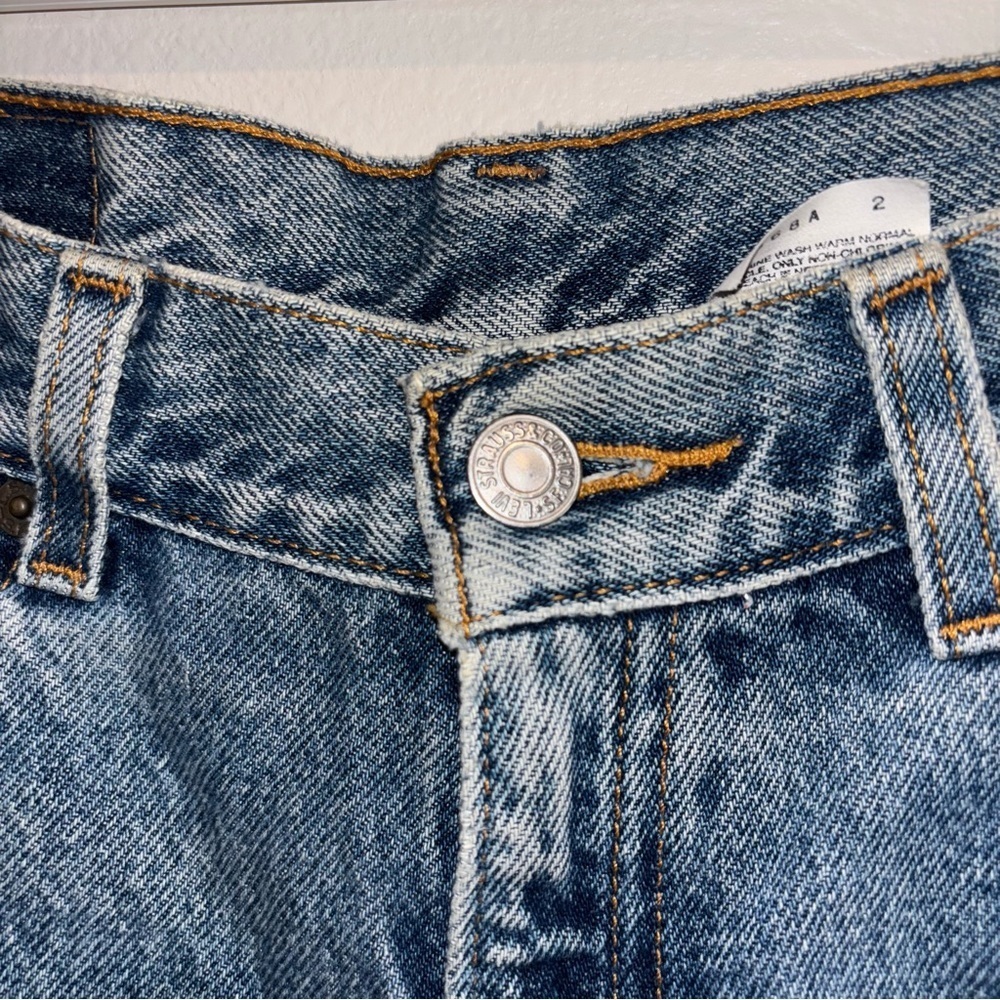 Levi's 550 Size 12 Relaxed Fit Blue Jeans - Picture 3 of 8
